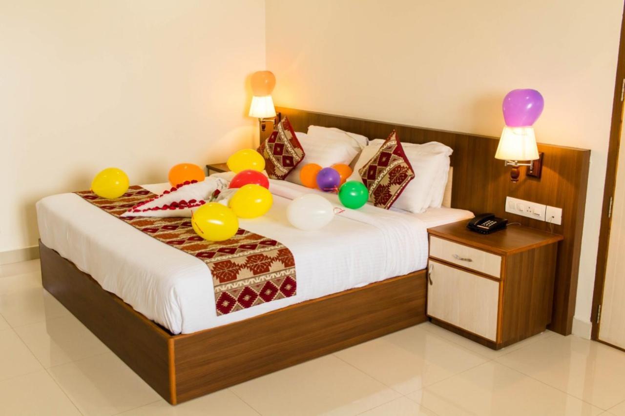 فندق Miracle Residency Kizhake Chālakudi المظهر الخارجي الصورة
