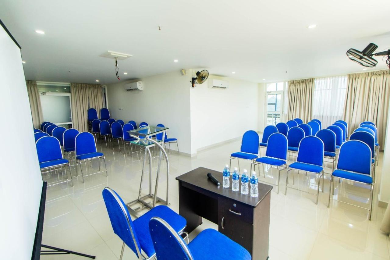 فندق Miracle Residency Kizhake Chālakudi المظهر الخارجي الصورة
