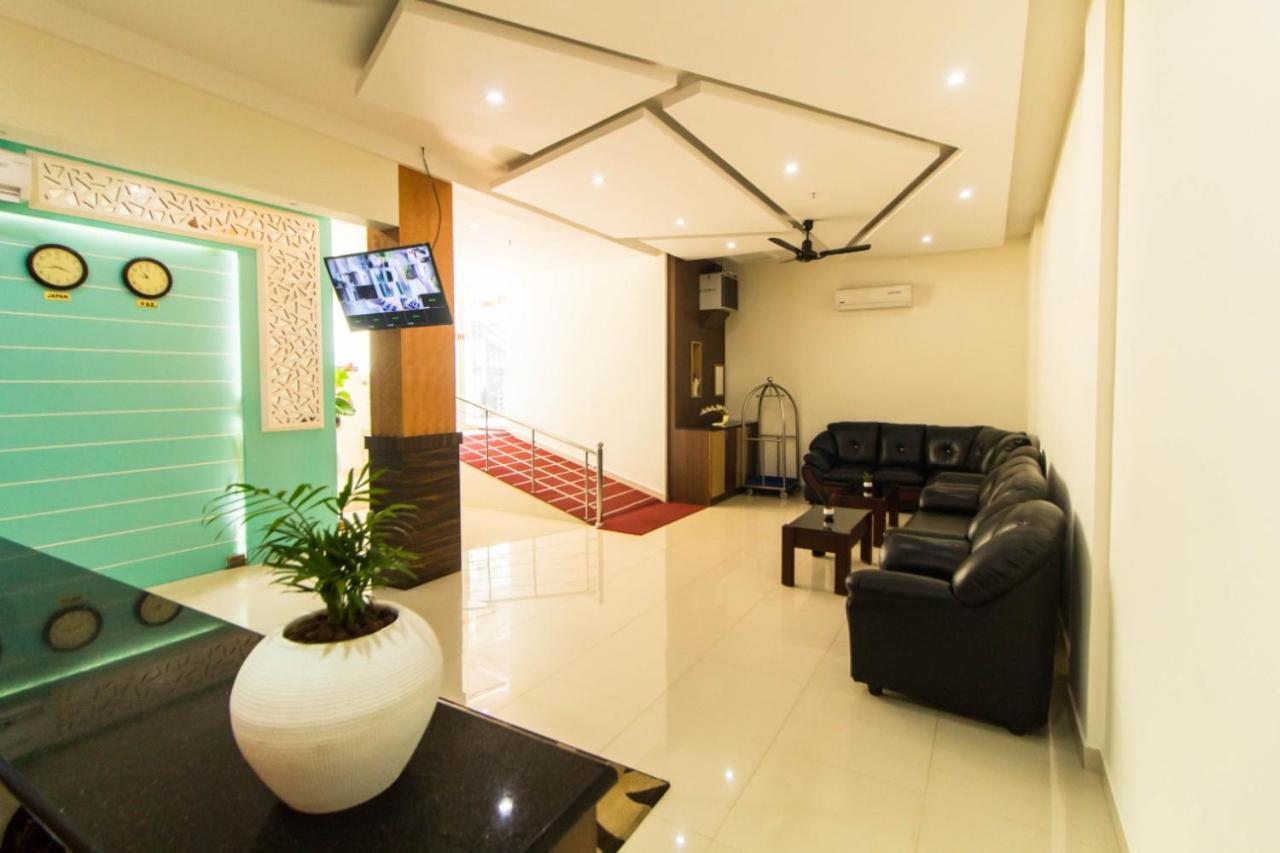 فندق Miracle Residency Kizhake Chālakudi المظهر الخارجي الصورة