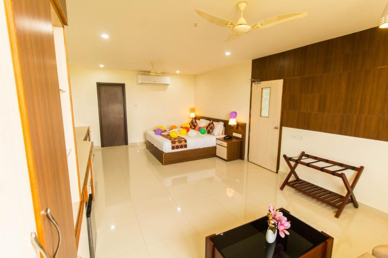 فندق Miracle Residency Kizhake Chālakudi المظهر الخارجي الصورة